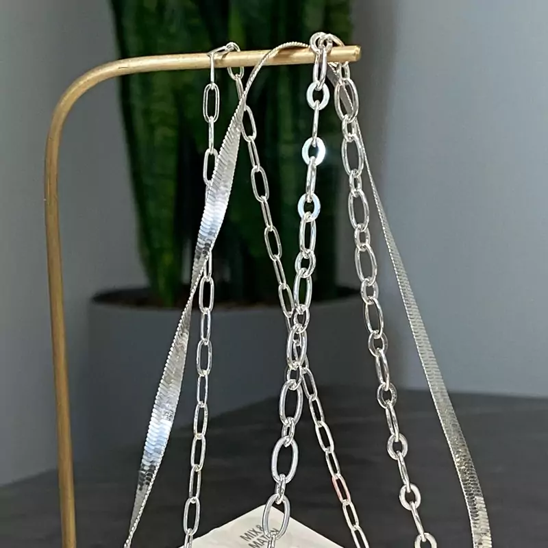گردنبند دخترانه سه لاین با زنجیر های بسیار خاص و زیبا اقتصادی برای کادو تولد