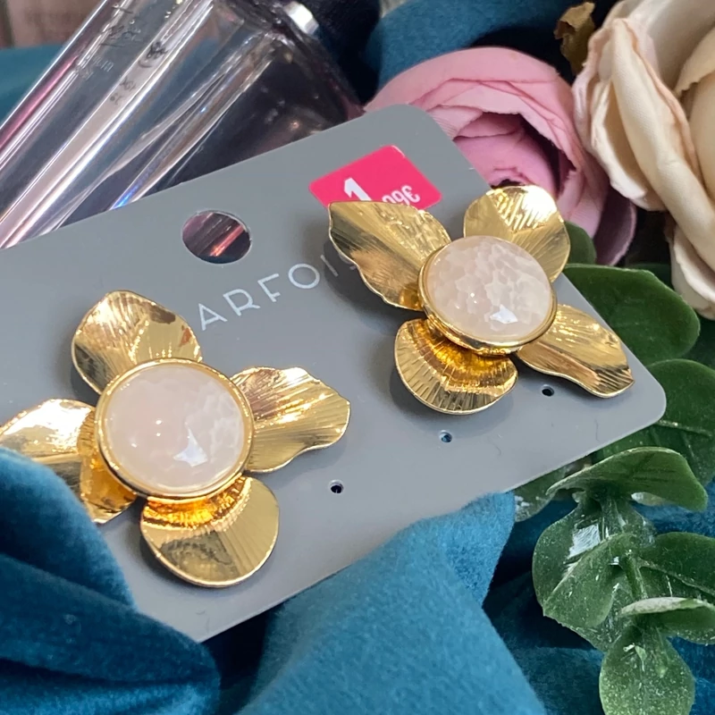 گوشواره میخی گل دخترانه زنانه وارداتی مجلسی جدید خاص ترند