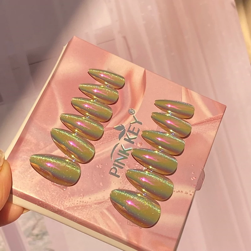 ناخن مصنوعی شاین‌دار جدید درخشش خاص برای دستانت 09