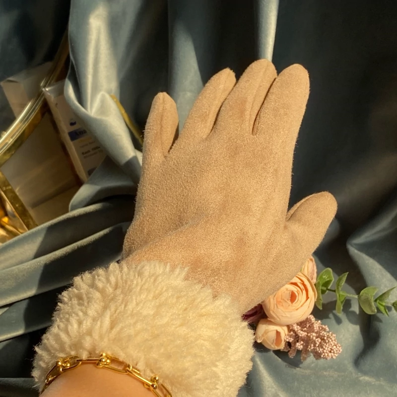 خرید دستکش تو کرک زمستانی کرمی گرم، نرم و شیک دخترانه