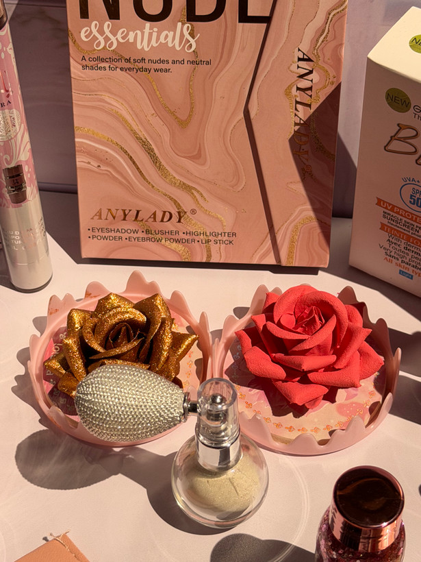 خرید اقساطی پک کامل لوازم آرایش عروس (سلطنتی) | فول میکاپ صفر تا صد با بهترین کیفیت کد nude1 بهترین انتخاب برای کادو روز دختر و روز زن